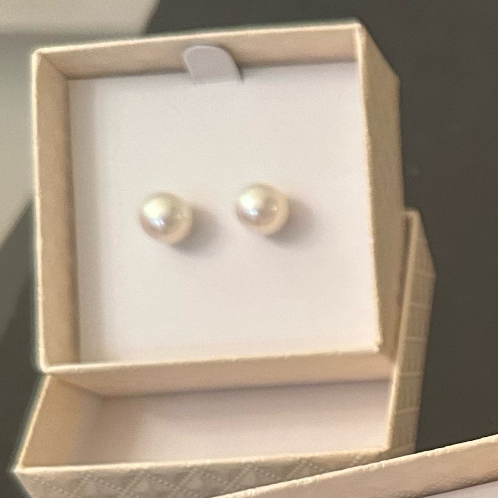 Honora gift box set of 5 pairs of cultured pearl pierced earrings. New. - Picture 6 of 9